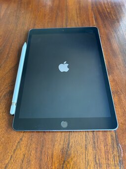 Ipad 8th GENERATION Wi-Fi, 128GB - 5