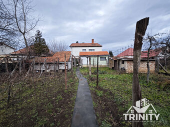Na predaj 5-izbový rodinný dom s garážou v obci Mojzesovo - - 5