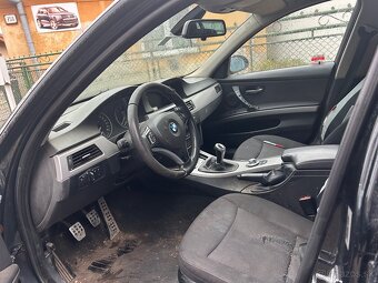 Predám BMW 318d E91 - 5
