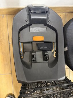 Autosedacka Cybex Aton Gold black - 5
