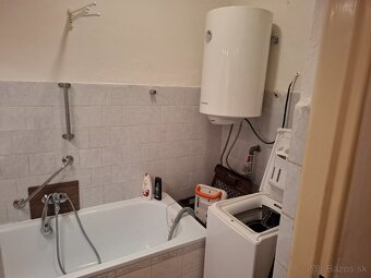 Trojizbový byt s balkónom v pokojnej lokalite obce Buzitka - 5