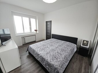 Priestranný tehlový 3 izb. byt  s loggiou a veľkou pivnicou - 5