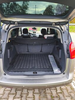 Peugeot 5008 - 5
