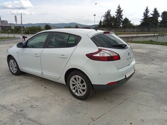 RENAULT MÉGANE 1.5 Dci r.v 2015 - 5