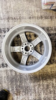 Dezent 5x100 R16 - 5