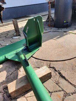 Predám zadnú vzperu na traktor Zetor - 5