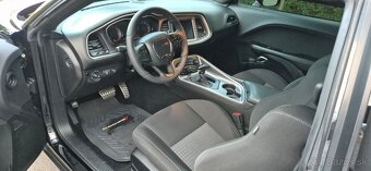DODGE CHALLENGER 5,7 HEMI 2019 33000 km - 5