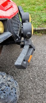 Predám detské 2.miestne el.autíčko na opravu. - 5