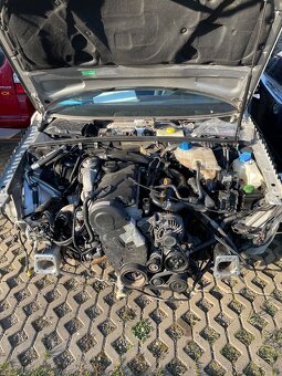 Rozpredám audi a4 b6 - 5