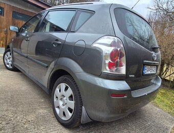 Toyota corolla verso 1.6 - 5