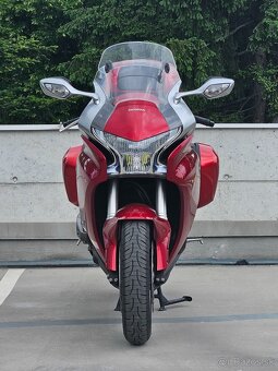Honda VFR 1200 F DCT - 5