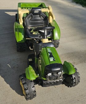 Elektrický traktor s vlečkou - 5