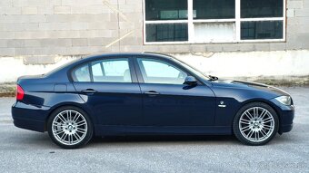 Bmw e90 320d R19 , Xenon , Vyhrievane sedadlá - 5