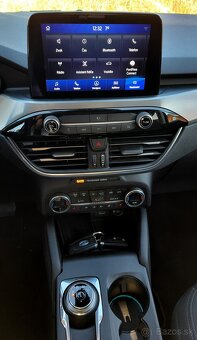 Predám  Ford Kuga 2.5 Duratec PHEV 225k Titanium CVT - 5