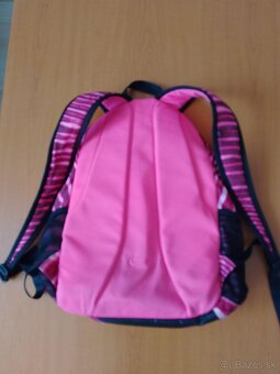 Praktický ľahučký batoh Nike - 5