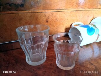 Staré hrnčeky a duritky po 0,5 e - 5