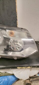 Volkswagen T5.1 facelift OEM Halogénové svetlá - 5