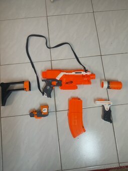 Predám elektrické pištole nerf stryfe - 5