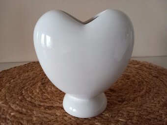 Biela keramická váza v tvare srdca 15x13x8 cm - 5