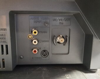 Televízor SANYO - 5