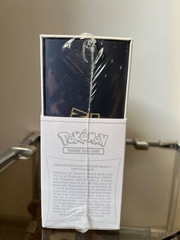 CHARIZARD UPC Pokémon TCG: Sword and Shield Ultra Premium - 5