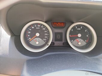 Renault Megane 1.6 - 5
