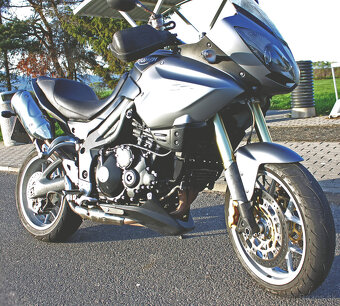 TRIUMPH TIGER 1050 - 5
