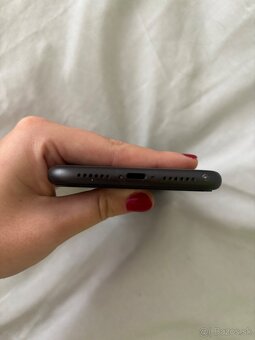 iPhone 11,128 GB čierny - 5