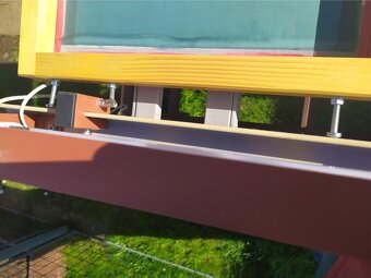 Sieťotlač -  lineárny stôl na potlač tričiek - 5