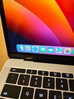 MacBook Pro 2017 | i5 • 8GB • 256GB SSD - 5