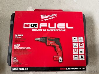 Milwaukee M18 FSG-0X – Profesionálny aku skrutkovač na sadro - 5
