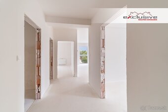 3 IZBOVÝ BYT – TRNKOV, 67 M², PARK. STÁTIE - 5