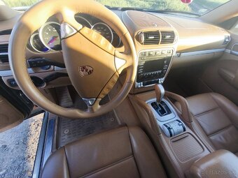 Porsche Cayenne - 5