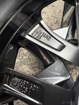 ORIGINAL ŠKODA SCALA/KAMIQ DISKY 5x100 R16 BLACK TOP - 5