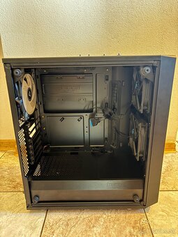 Fractal design meshify C - 5