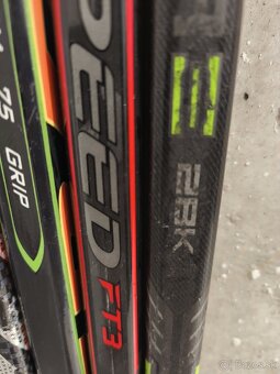 Hrane hokejky pravacky v dobrom stave / CCM, Warrior - 5