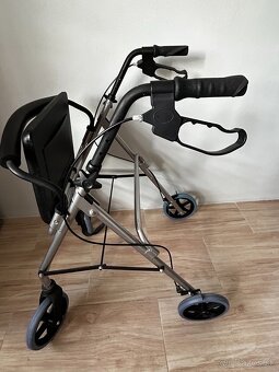 Chodítko pre seniorov Rollator - 5