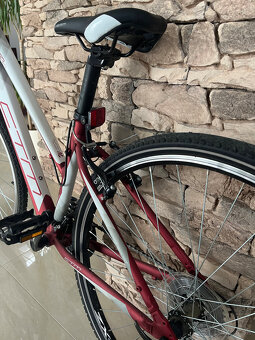 Úplne nový dámsky trekový bicykel CTM Bora 1.0 28” , M (16" - 5