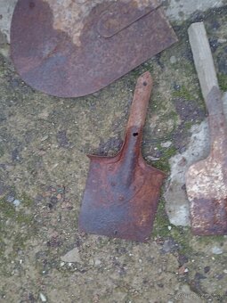 Staré vojenské lopatky - 5