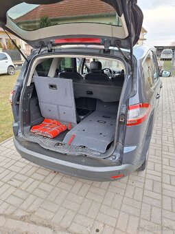 Ford S-Max
- 5