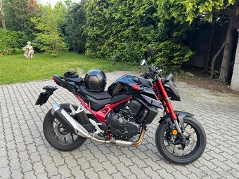 Honda Hornet CB750 2023 - 5
