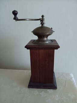 Starý mlýnček na kávu s mapou, výška 36cm - 5