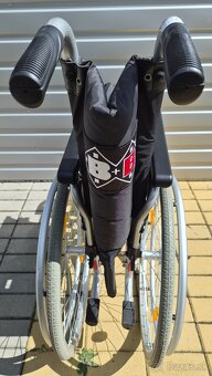 invalidny vozík 44cm - 5