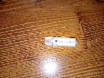 Darujem za ananás 🍍 svietidlo GU10 - 5