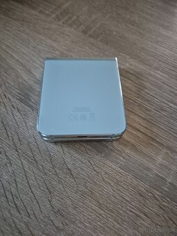 Predám Samsung Z flip 5, 8gb/512gb, zelený - 5