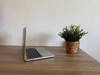Notebook MacBook Pro 13 M1 strieborný 512GB - 5