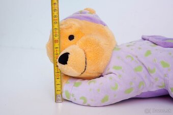 Macko Pu ležiaci so svietiacimi prvkami - 5