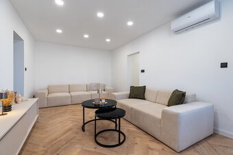 NA PREDAJ ZREKONŠTRUOVANÝ 3-IZBOVÝ BYT NA ULICI VÝSTAVBY, KO - 5