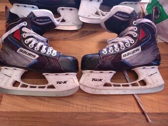 Hokejove Junior korcule 2,5 (35,5) - 5