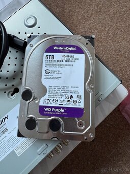 Disk WD Purple 6 TB + DVR HikVision DS-7204HUHI-K1/P - 5